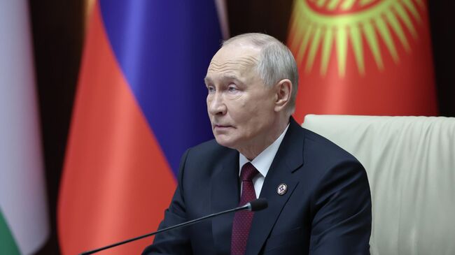 Президент РФ Владимир Путин  на заседании Совета коллективной безопасности ОДКБ в Бишкеке