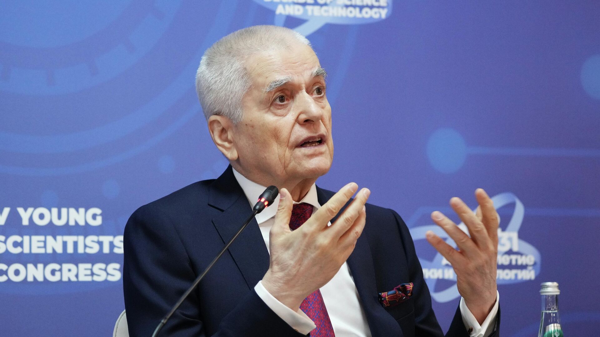 Геннадий Онищенко - РИА Новости, 1920, 17.12.2025