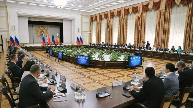 Заседание совета содружества Донбасс