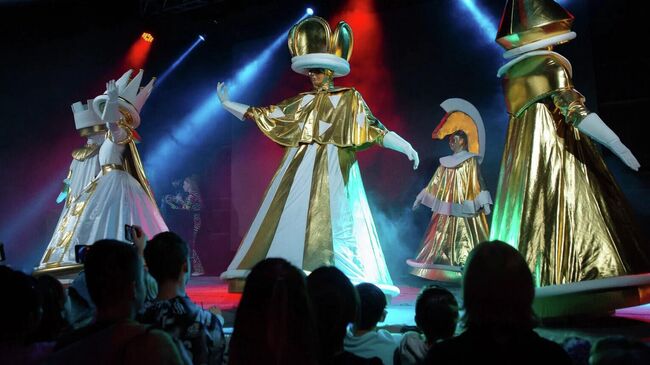 Новогодняя дискотека для подростков в Москве