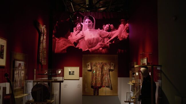 Выставка Еврейская свадьба. Друг для друга с начала времен