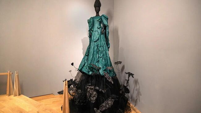 Арт-объект из переработанного пластика