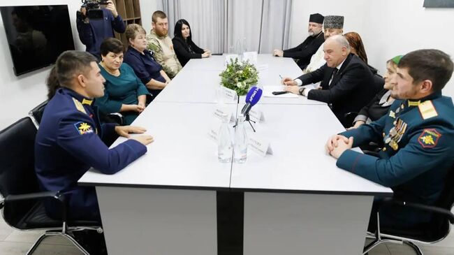 Глава Карачаево-Черкесской Республики Рашид Темрезов встретился с матерями участников СВО