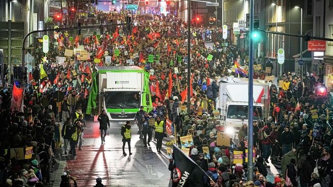 Акция протеста против съезда новой молодежной организации партии Альтернатива для Германии (АдГ) в Гисене, Германия