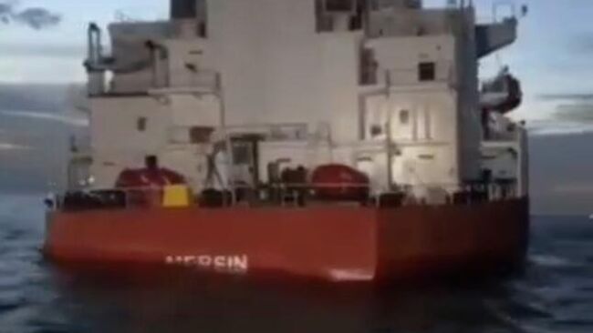 Танкер турецкой фирмы Beşiktaş Denizcilik дал течь у берегов Сенегала