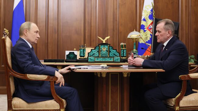 Президент РФ Владимир Путин директор Федеральной службы исполнения наказаний Аркадий Гостев во время встречи