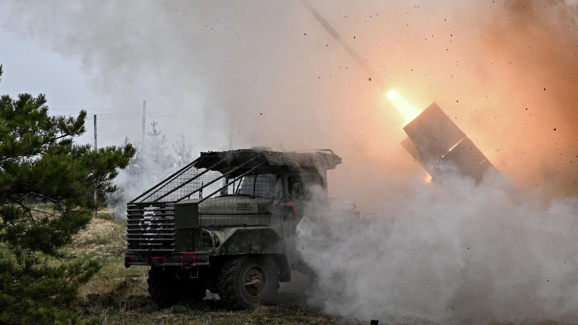 Боевая работа расчета РСЗО Град - РИА Новости, 1920, 14.12.2025