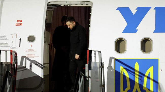 Владимир Зеленский во время прибытия в Ирландию. 1 декабря 2025 года