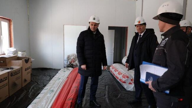 Глава Хабаровского края Дмитрий Демешин потребовал ускорить строительство новой поликлиники в Бикине