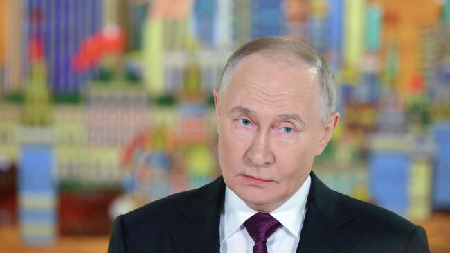 Президент РФ Владимир Путин отвечает на вопросы журналистов после пленарного заседания инвестиционного форума ВТБ Россия зовет!