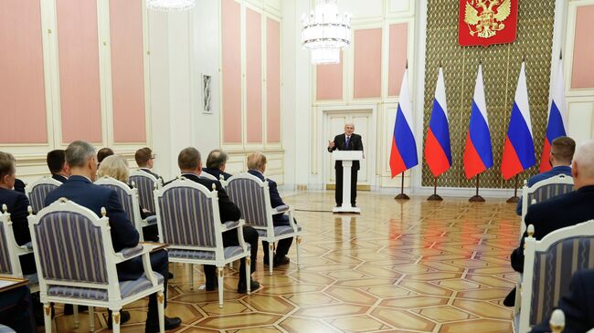 Председатель правительства РФ Михаил Мишустин выступает на церемонии вручения премий правительства РФ за 2025 год в области науки и техники. 2 декабря 2025