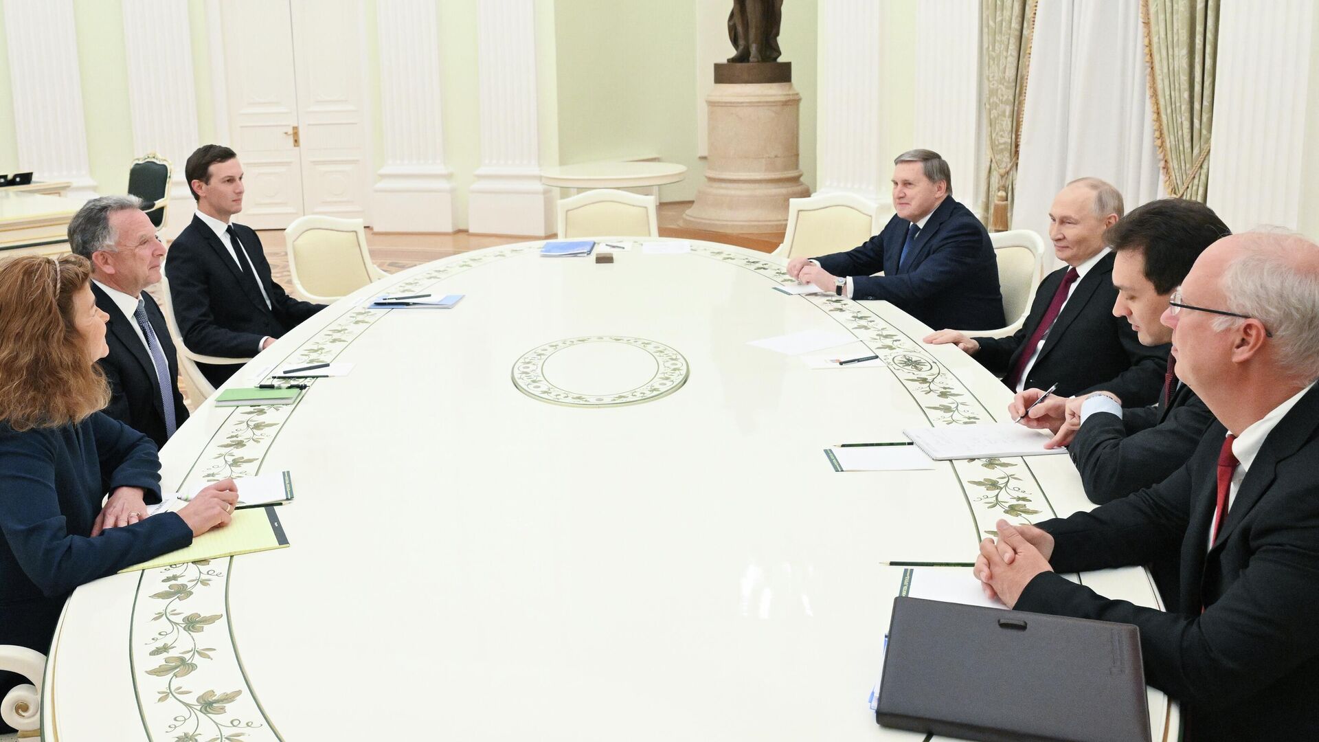 Президент РФ Владимир Путин и спецпосланник президента США Стивен Уиткофф во время встречи Президент РФ Владимир Путин и спецпосланник президента США Стивен Уиткофф во время встречи - РИА Новости, 1920, 04.12.2025