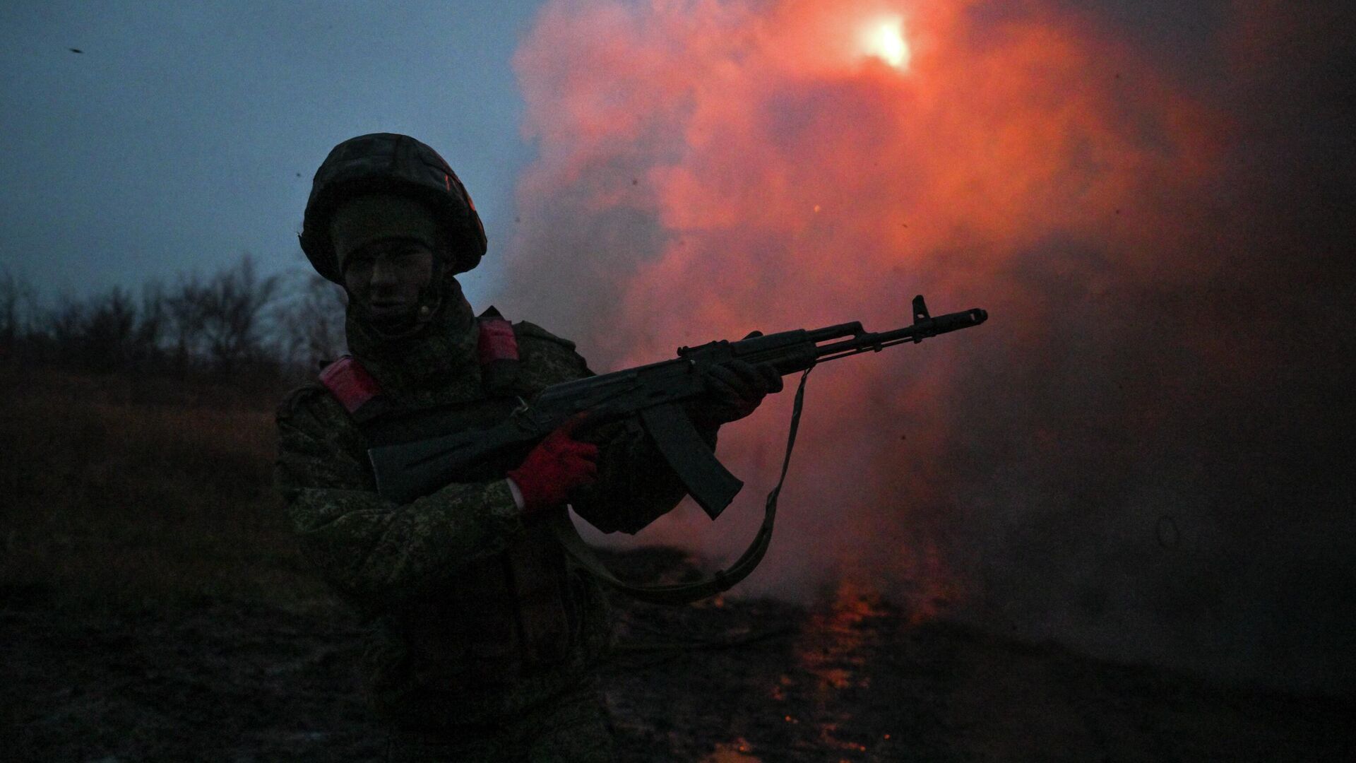 Боевая работа РСЗО Град группировки войск Центр на Красноармейском направлении СВО - РИА Новости, 1920, 12.12.2025