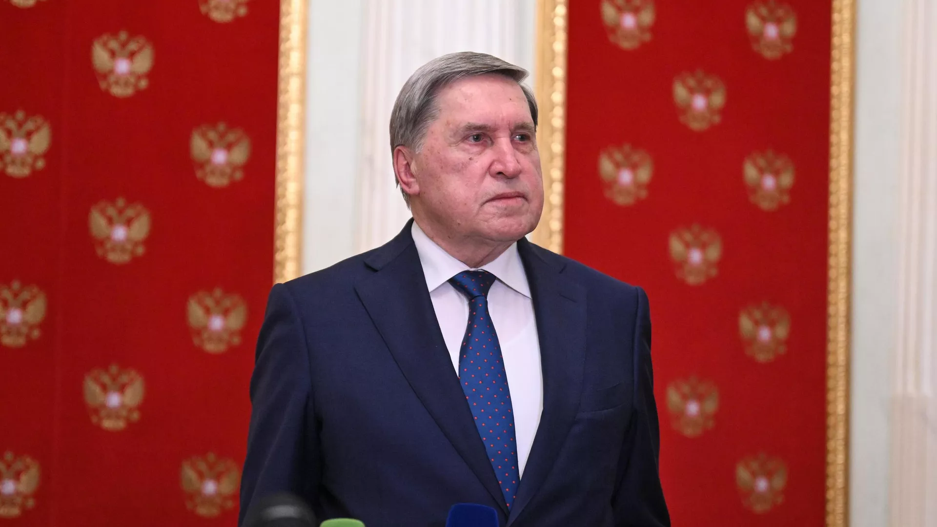 Ушаков: Зеленский рассматривает выборы как повод для временного прекращения огня