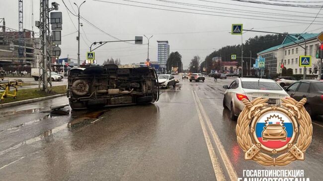 Последствия ДТП с участием автомобиля скорой медицинской помощи в Нефтекамске