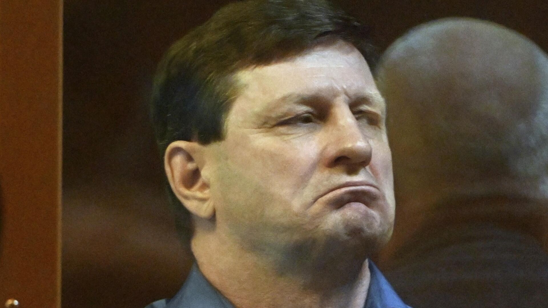 Экс-губернатор Хабаровского края Сергей Фургал во время оглашения приговора в суде. 3 декабря 2025 - РИА Новости, 1920, 03.12.2025