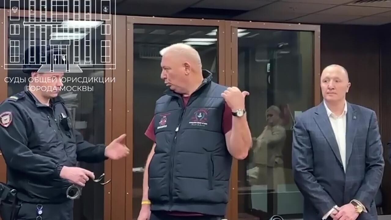 Бывший депутат Государственной Думы РФ Анатолий Вороновский в суде - РИА Новости, 1920, 10.12.2025