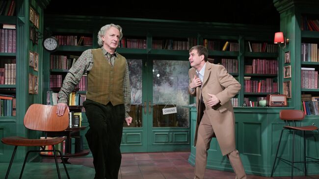 Сцена из спектакля Выбор в театре Олега Табакова