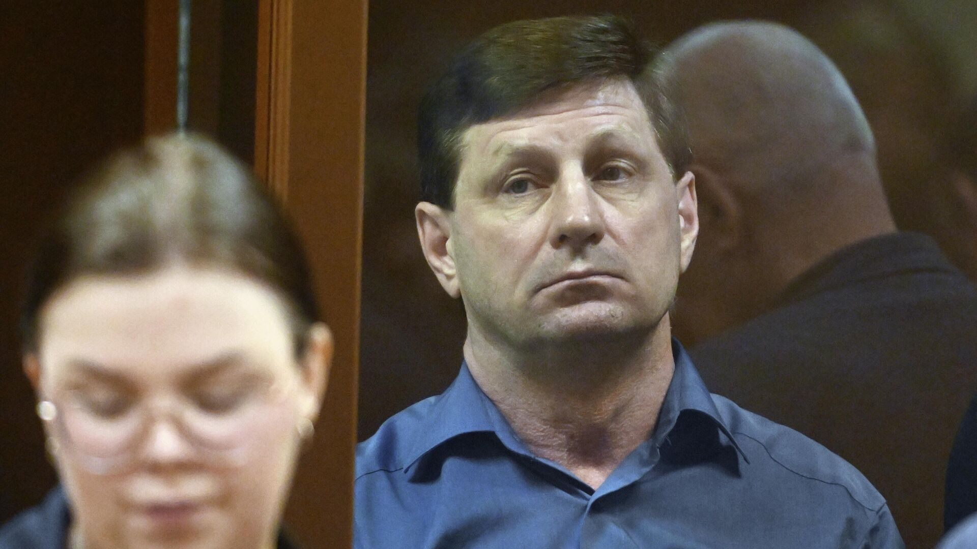 Экс-губернатор Хабаровского края Сергей Фургал во время оглашения приговора в суде. 3 декабря 2025 Экс-губернатор Хабаровского края Сергей Фургал во время оглашения приговора в суде. 3 декабря 2025 - РИА Новости, 1920, 03.12.2025