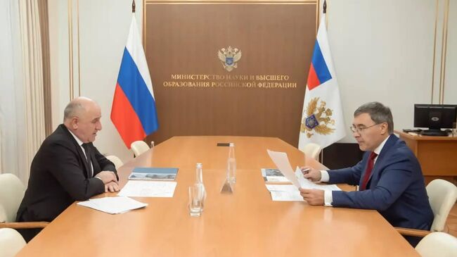 Фальков и Темрезов обсудили развитие высшего образования в КЧР
