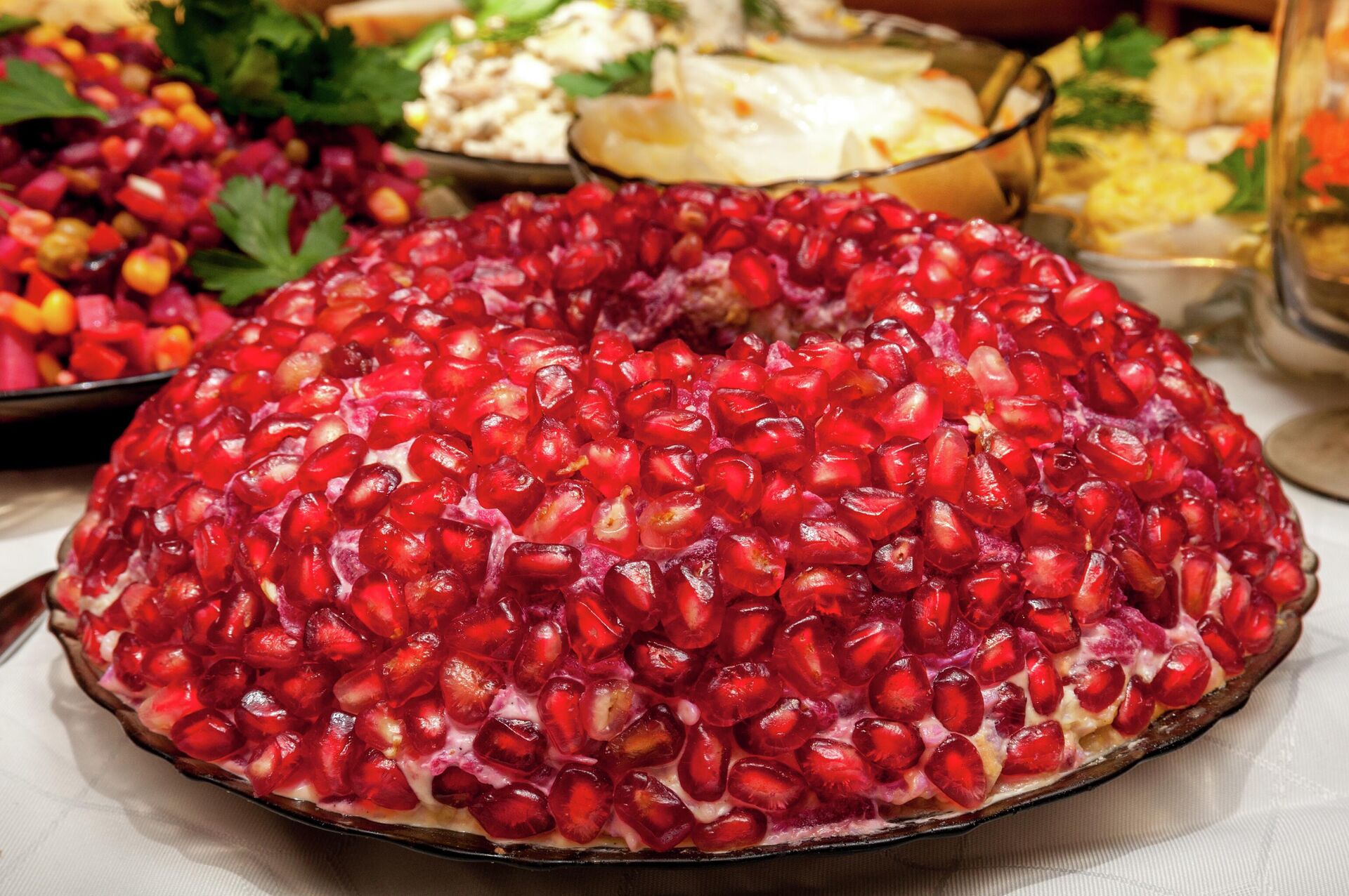 Салат Гранатовый браслет - РИА Новости, 1920, 04.12.2025