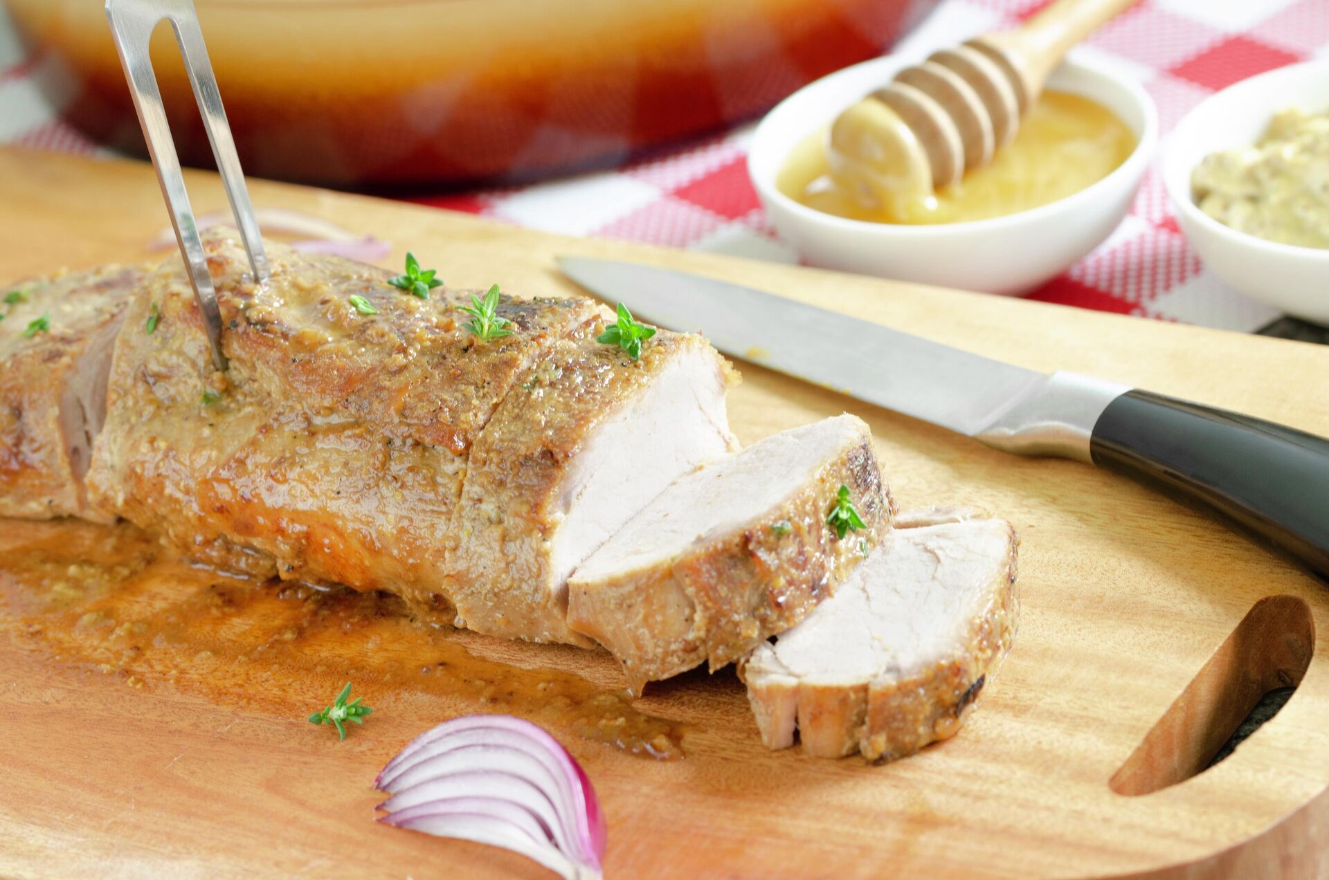 Свиная корейка в медово-горчичном маринаде - РИА Новости, 1920, 04.12.2025