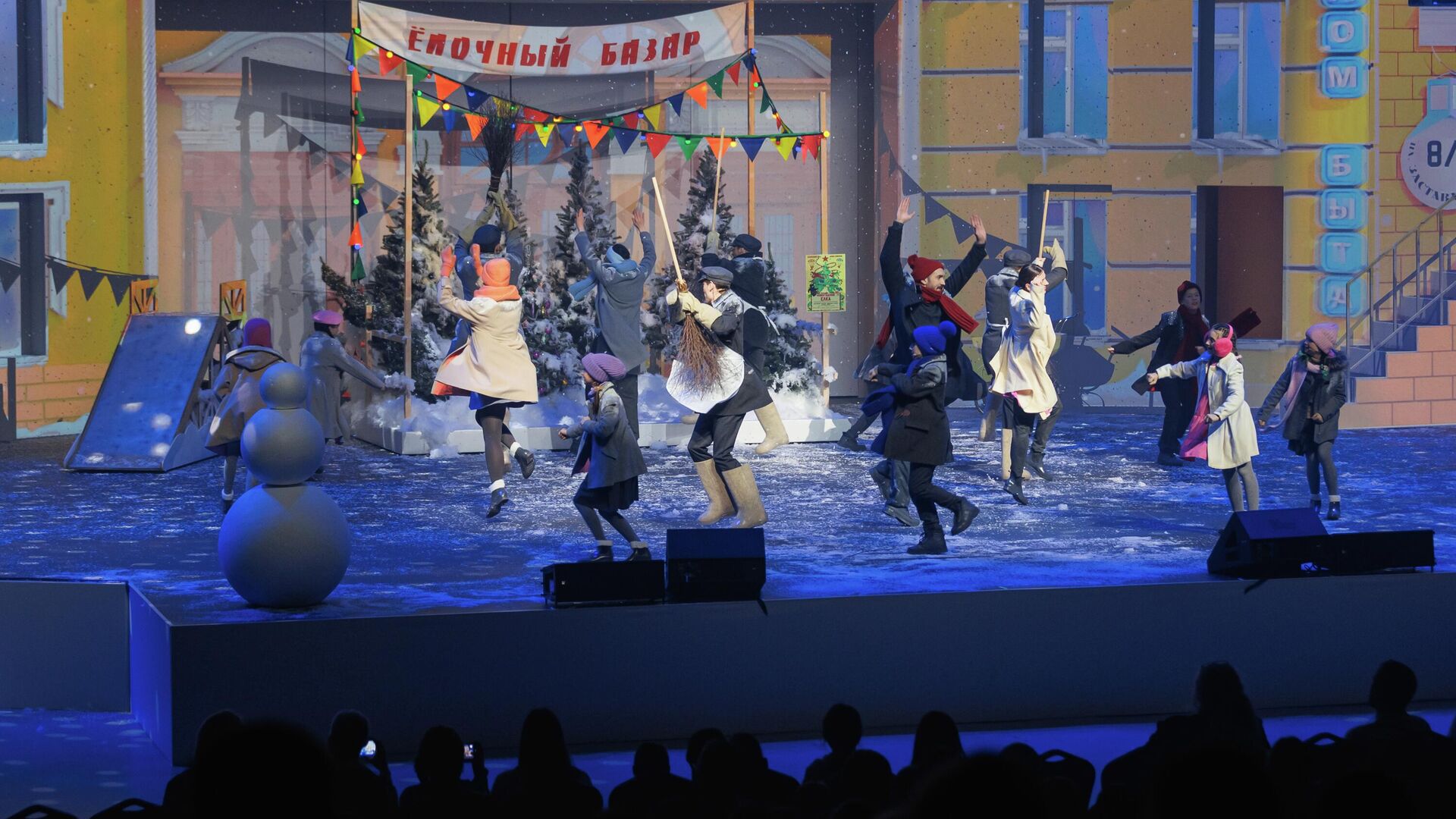 Новогоднее шоу Дядя Степа Новогоднее шоу Дядя Степа - РИА Новости, 1920, 09.12.2025