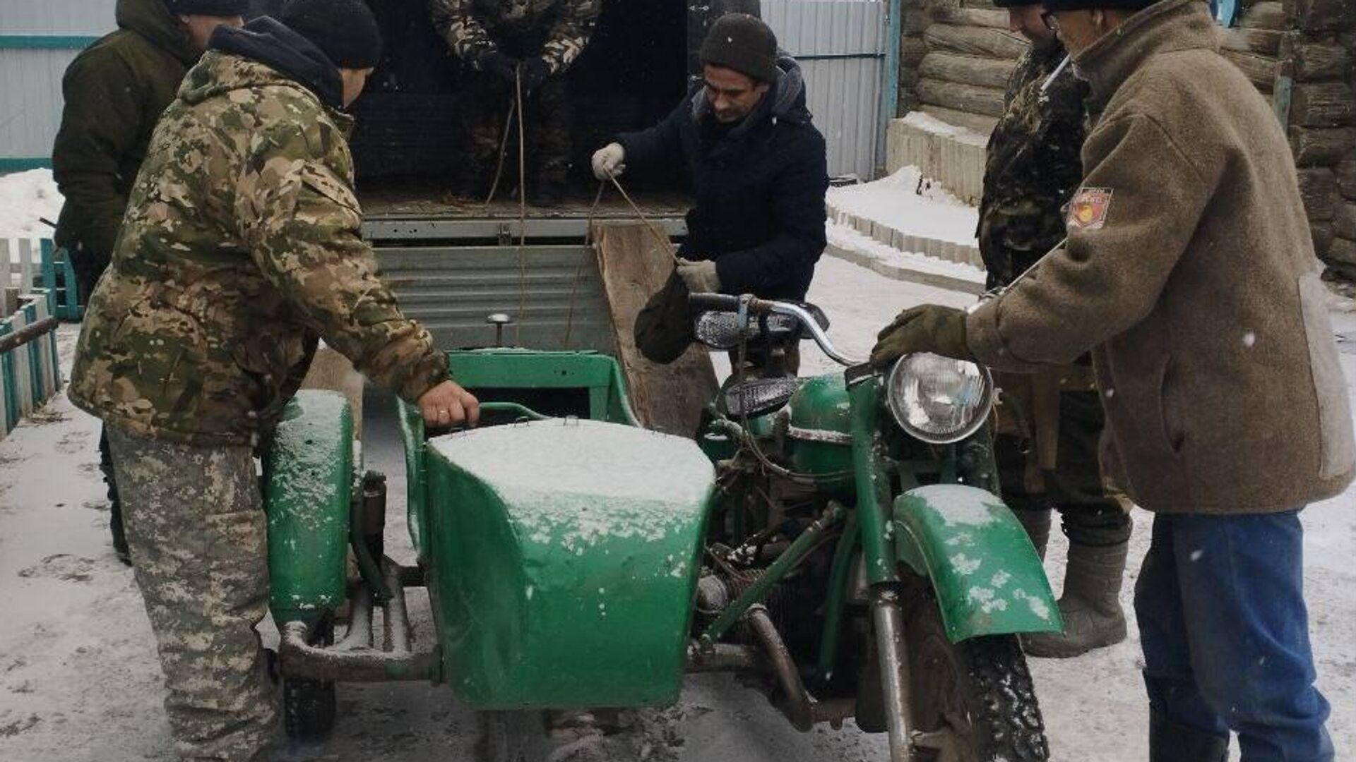 Мотоциклы, которые передали в зону спецоперации - РИА Новости, 1920, 04.12.2025
