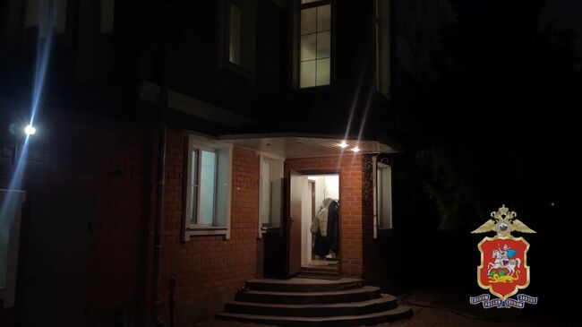 Кадры оперативных мероприятий в одном из подмосковных рехабов