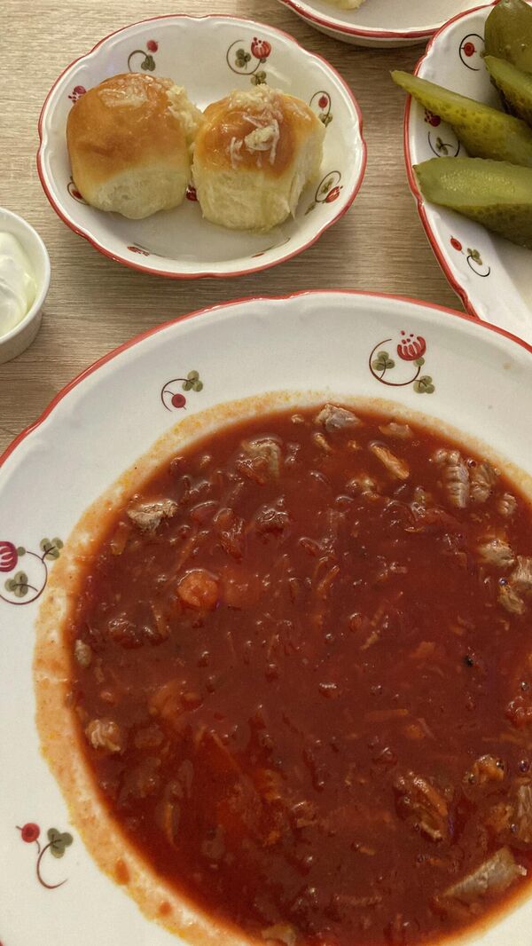 Обед в ресторане у стен Ростовского кремля Обед в ресторане у стен Ростовского кремля