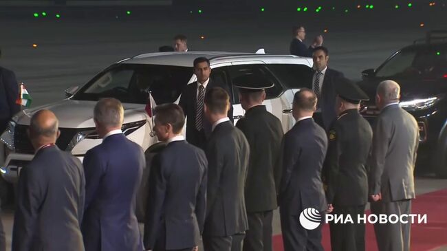 Путин и Моди на одном автомобиле отправились на неформальную встречу