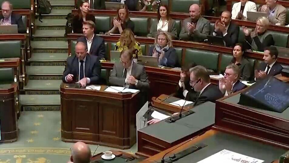 Премьер-министра Бельгии Барт де Вевера встретили овациями за отказ от передачи Еврокомиссии активов РФ Премьер-министра Бельгии Барт де Вевера встретили овациями за отказ от передачи Еврокомиссии активов РФ - РИА Новости, 1920, 05.12.2025