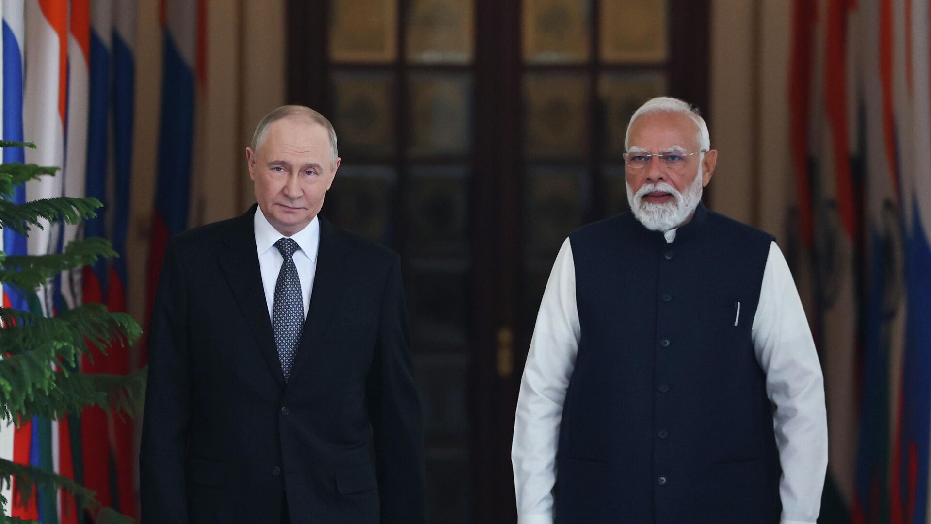 Президент РФ Владимир Путин и премьер-министр Индии Нарендра Моди перед началом российско-индийских переговоров в Нью-Дели. 5 декабря 2025 - РИА Новости, 1920, 05.12.2025