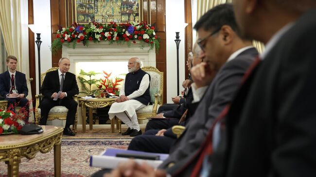 Президент РФ Владимир Путин и премьер-министр Индии Нарендра Моди во время встречи в Нью-Дели. 5 декабря 2025