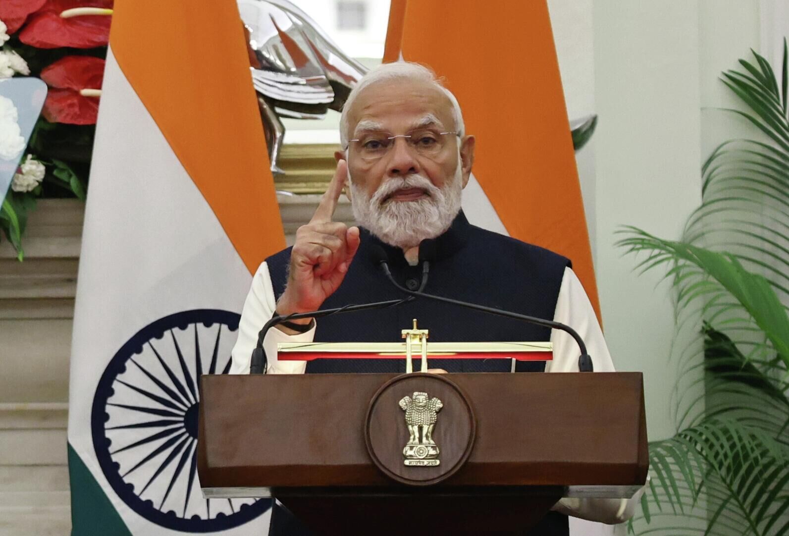 Премьер-министр Индии Нарендра Моди  во время заявления для СМИ по итогам российско-индийских переговоров