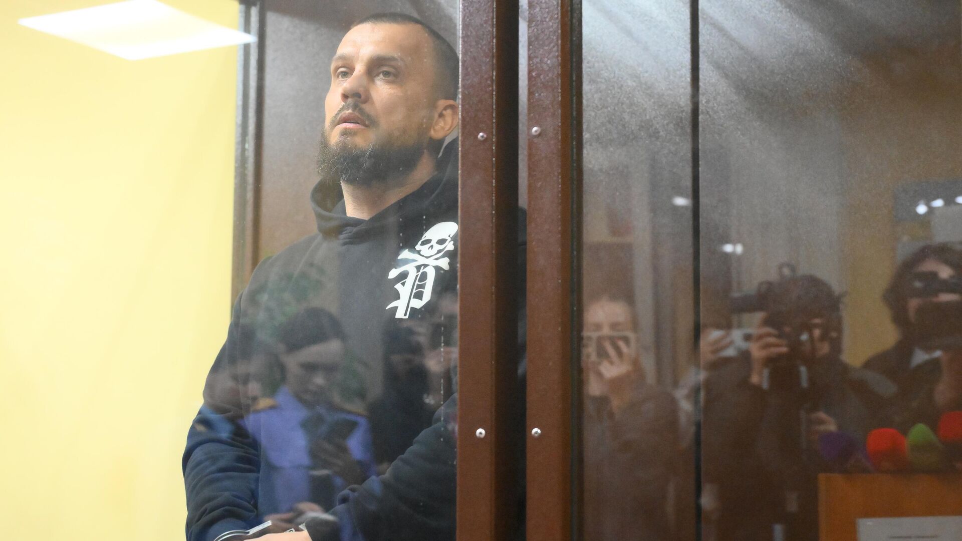 Генеральный директор реабилитационного центра Антонов Pro Максим Антонов во время заседания в Видновском городском суде Московской области Генеральный директор реабилитационного центра Антонов Pro Максим Антонов во время заседания в Видновском городском суде Московской области - РИА Новости, 1920, 05.12.2025