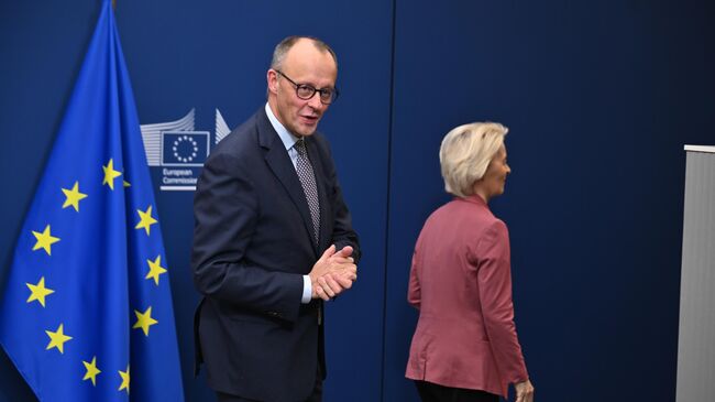 Председатель Европейской комиссии Урсула фон дер Ляйен и канцлер Германии Фридрих Мерц во время встречи в Брюсселе. 5 декабря 2025