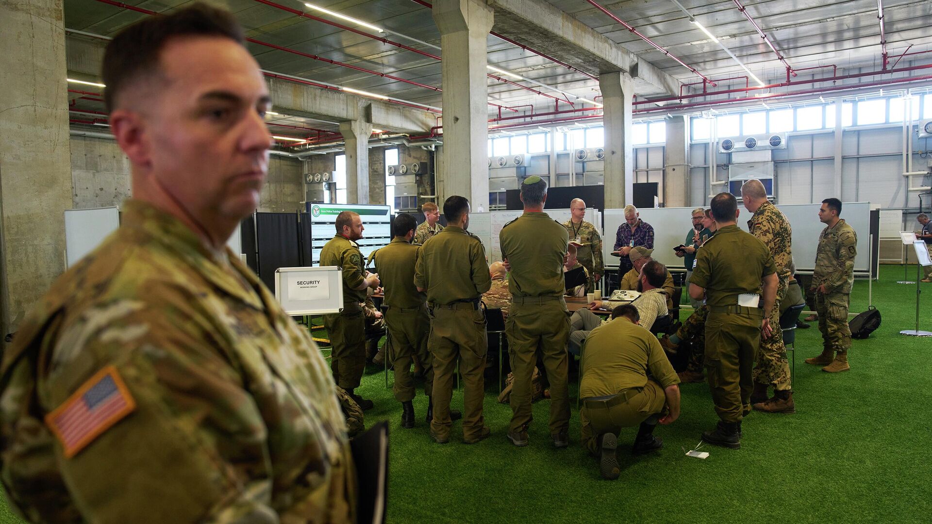Центр гражданско-военной координации в израильском городе Кирьят-Гат - РИА Новости, 1920, 08.12.2025