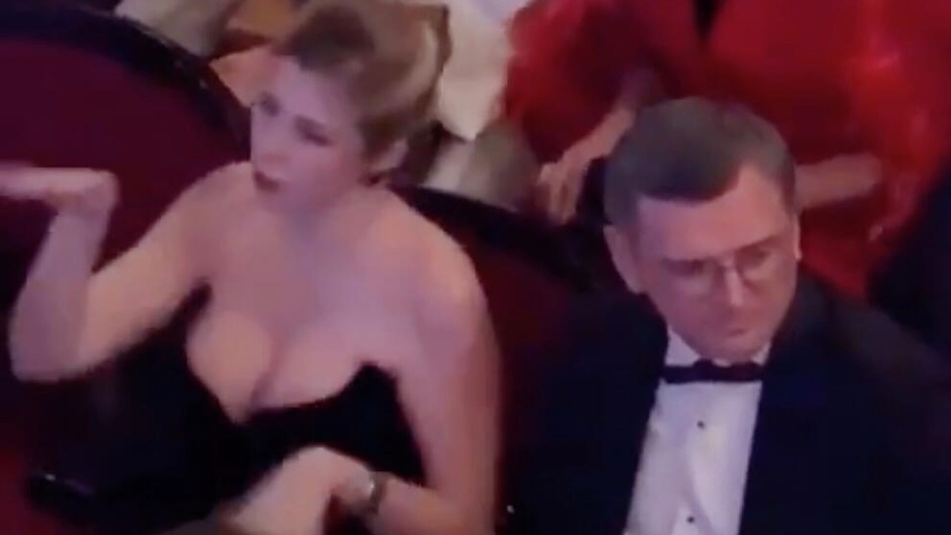 Дмитрий Кулеба с женой на концерте - РИА Новости, 1920, 11.12.2025