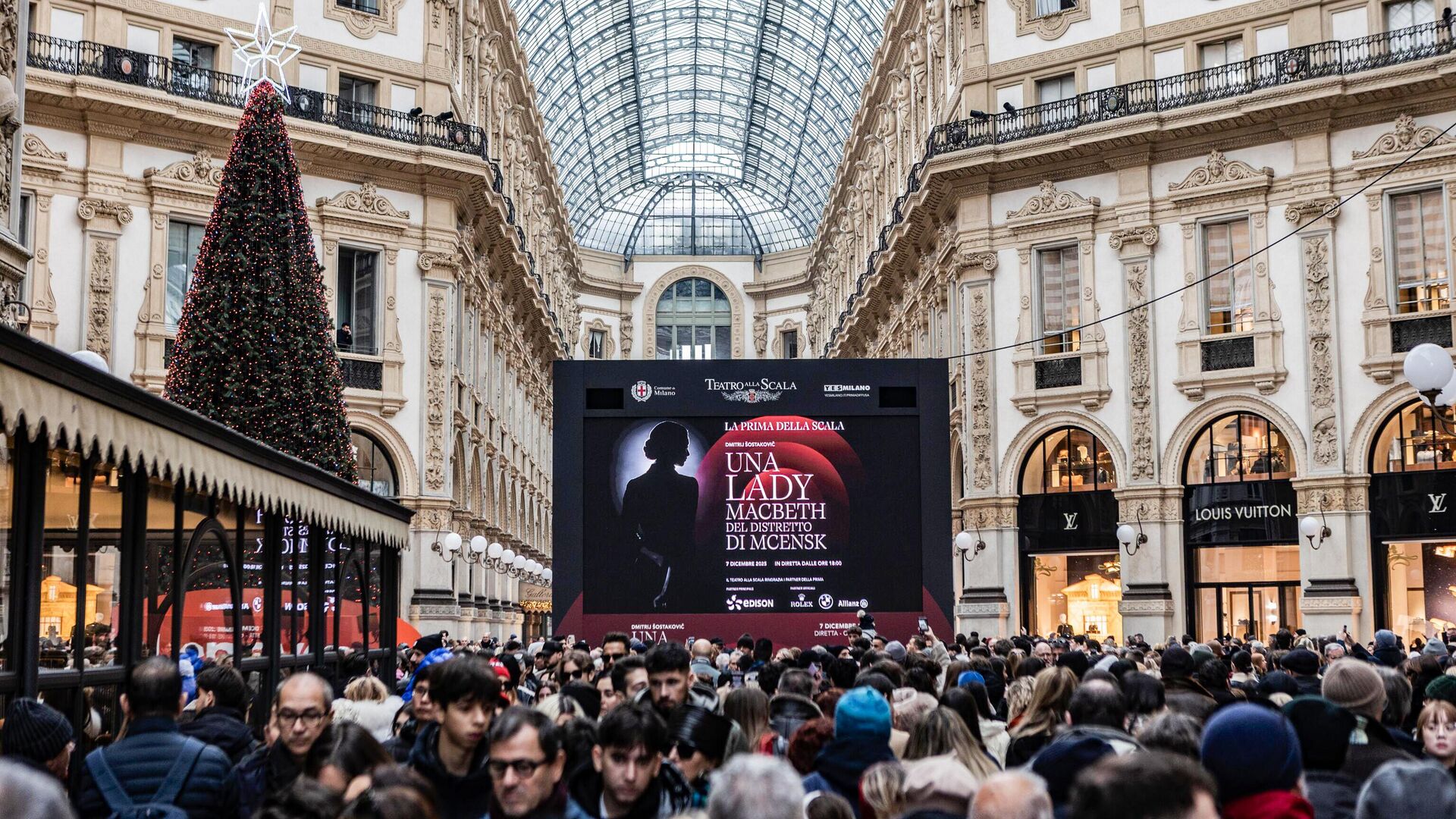 Афиша оперы Леди Макбет Мценского уезда в галерее Виктора Эммануила II, Милан Афиша оперы Леди Макбет Мценского уезда в галерее Виктора Эммануила II, Милан - РИА Новости, 1920, 09.12.2025