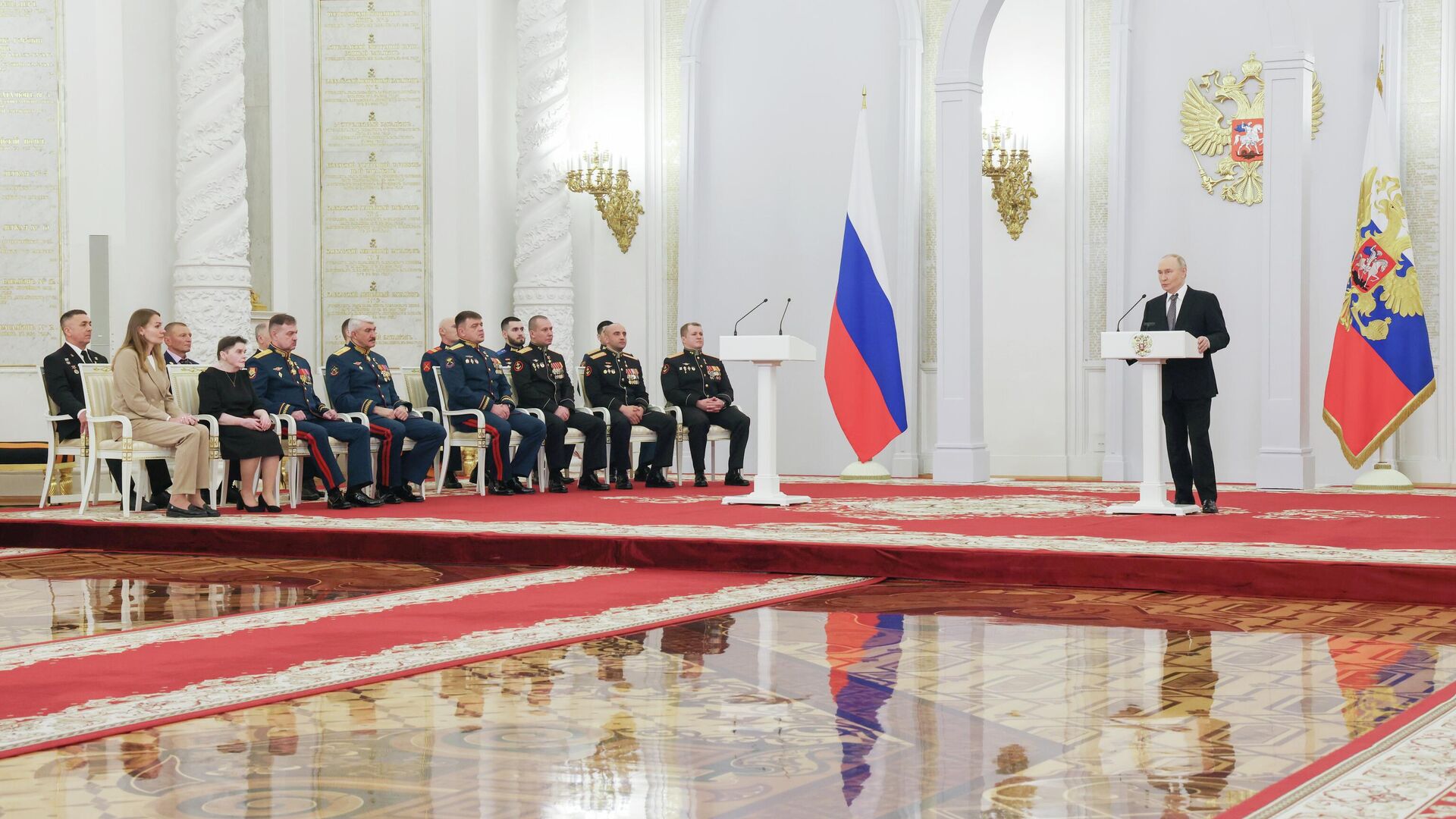 Президент РФ Владимир Путин выступает на торжественном мероприятии по случаю празднования Дня Героев Отечества. 9 декабря 2025 - РИА Новости, 1920, 09.12.2025