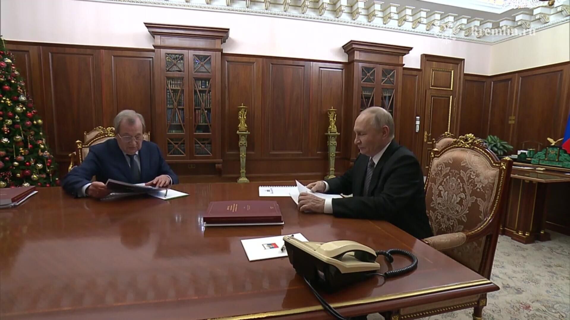 Путин на встрече с президентом РАН Геннадием Красниковым - РИА Новости, 1920, 09.12.2025
