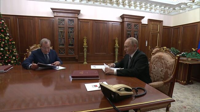 Путин на встрече с президентом РАН Геннадием Красниковым