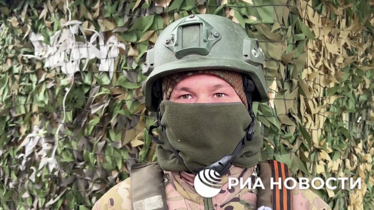 Стрелок 10-го гвардейского полка группировки Юг с позывным Волк - РИА Новости, 1920, 10.12.2025