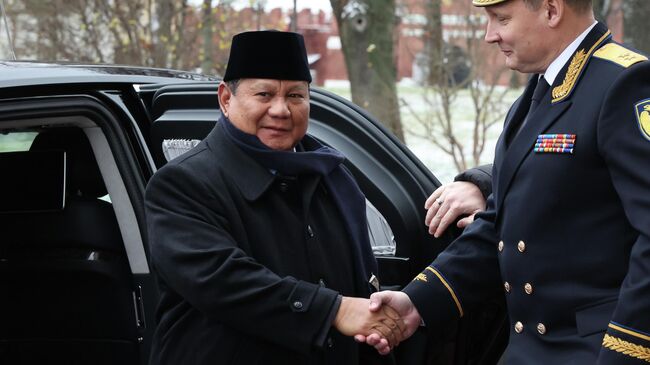 Президент Индонезии Прабово Субианто прибыл в Кремль на встречу с президентом РФ Владимиром Путиным