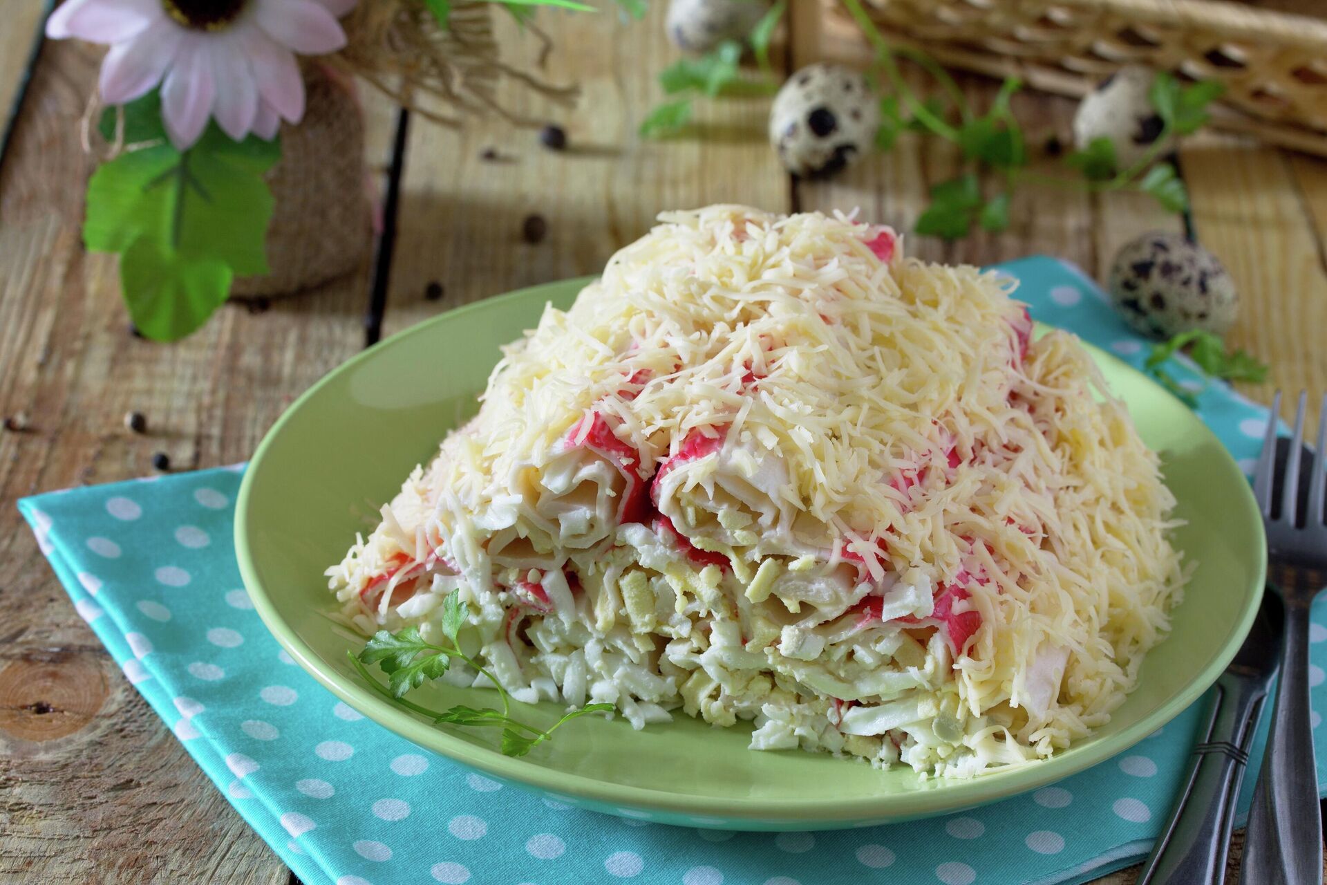 Крабовый салат с сыром - РИА Новости, 1920, 10.12.2025