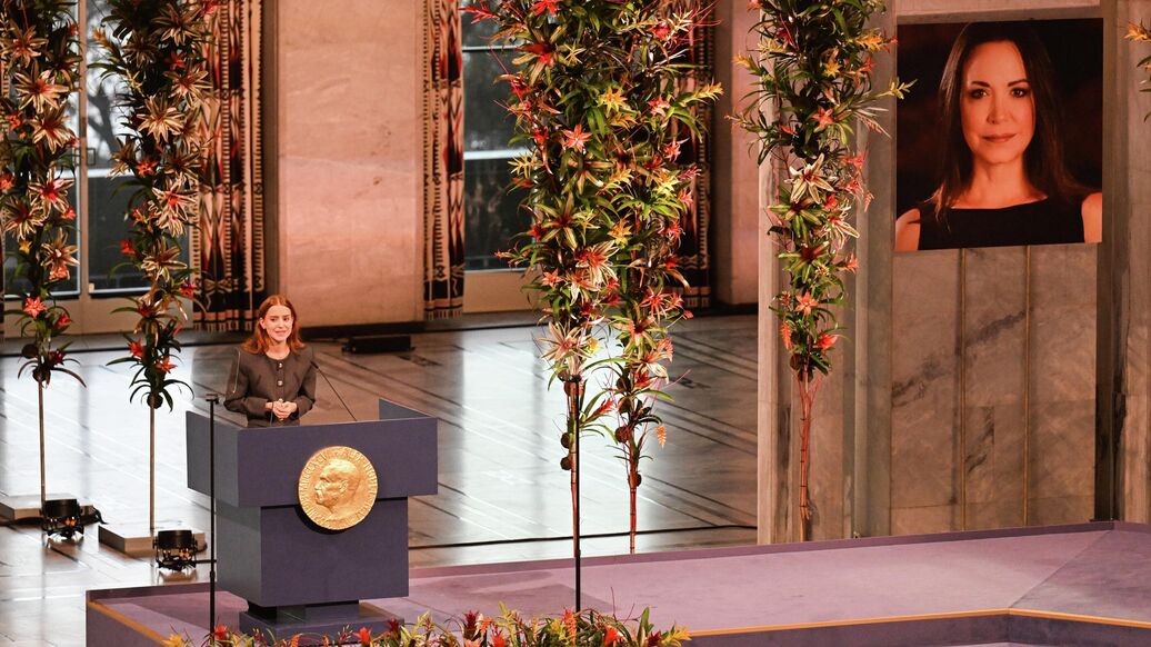 Нобелевскую премию мира вручили дочери не успевшей на церемонию Мачадо