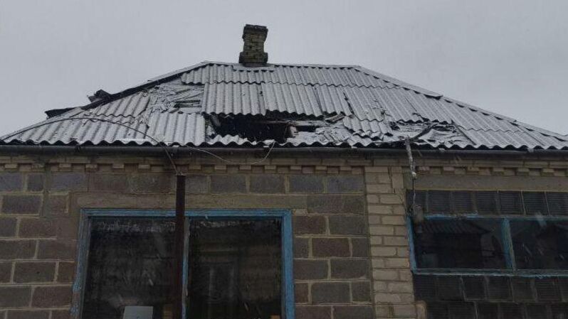 Последствия атаки беспилотника украинских войск по Волновахе - РИА Новости, 1920, 10.12.2025