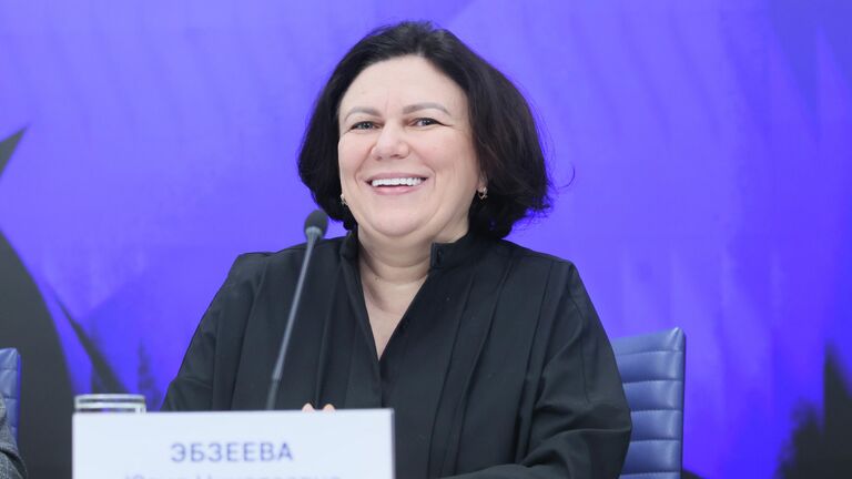 Первый проректор — проректор по образовательной деятельности Российского университета дружбы народов имени Патриса Лумумбы Юлия Эбзеева Первый проректор — проректор по образовательной деятельности Российского университета дружбы народов имени Патриса Лумумбы Юлия Эбзеева