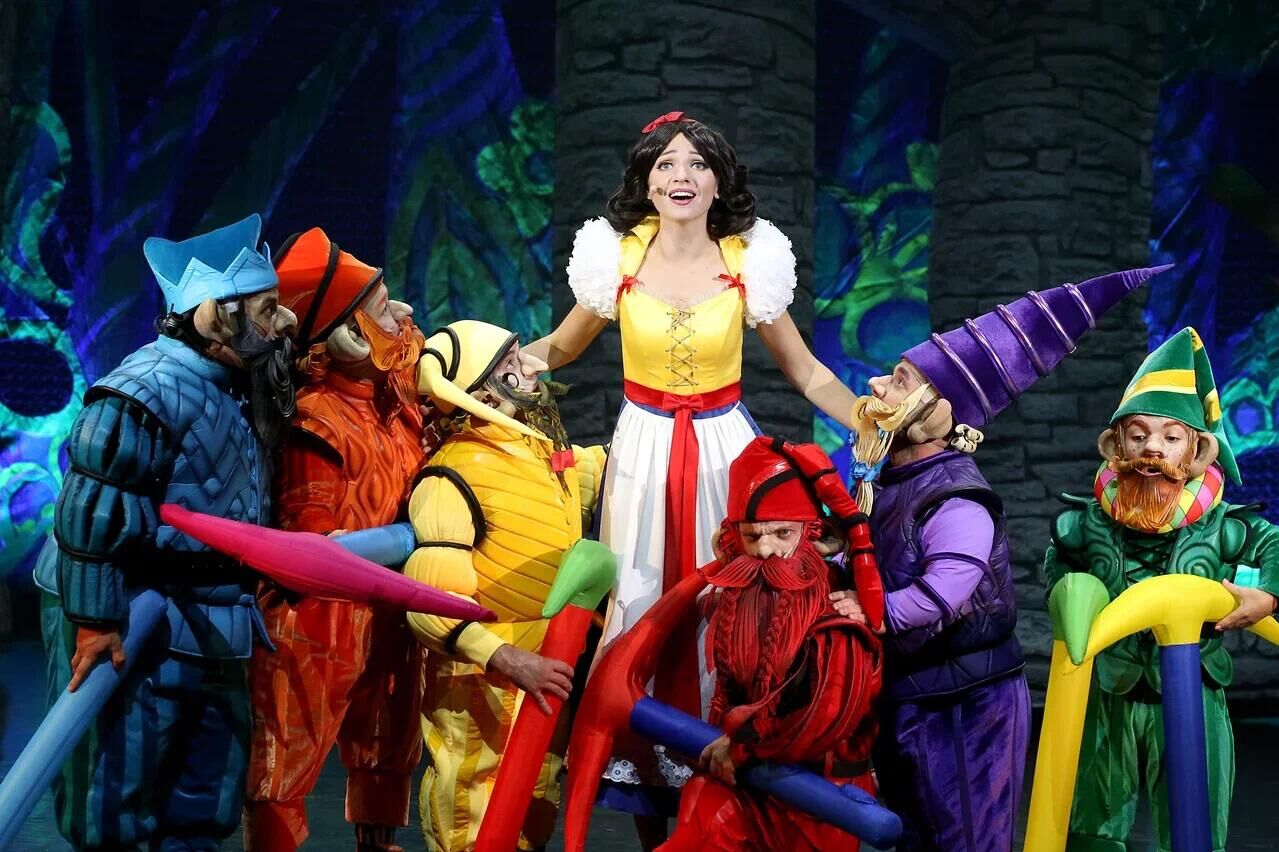 Мюзикл Белоснежка и семь гномов Мюзикл Белоснежка и семь гномов - РИА Новости, 1920, 11.12.2025